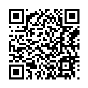 他下意识的弯弓搭箭射下了九轮太阳二维码生成