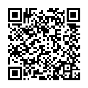 他也很想知道在一个陌生的地方会不会有人对自己施舍二维码生成