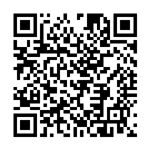 他也感觉这个叫朱丹的女人跟孙建兵的关系肯定不一般二维码生成