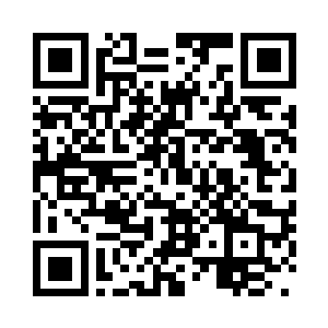 他也看到了那两个正在擦车的青年二维码生成