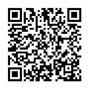 他也转过头看着珍妮――表情渐渐地郑重了起来二维码生成