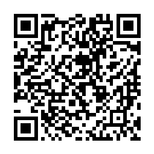 他从嘴里吐出了巨人尸兄的舌尖－－那舌尖还在扭动着呢二维码生成