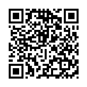 他从袖中摸出一本布满油污的线装书二维码生成