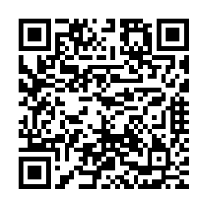 他以墨麟剑在护阵山谷中央划出了一个方圆十丈大小的四方空间二维码生成