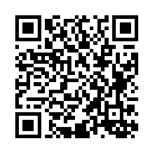 他们一家人在一起辩论文化|大|革命的事情二维码生成