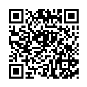 他们两个合作完成了漂亮的领带打结二维码生成