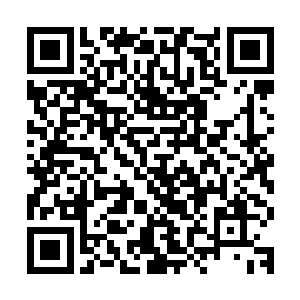 他们也能感觉到这人身上不管哪一条曲线都张扬着百分百的严谨二维码生成