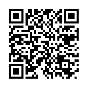 他们依旧悠闲地在那里聊天的聊天扫地的扫地二维码生成