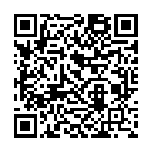 他们呆呆地看着在他们心目中铁血无情的克利夫大人二维码生成