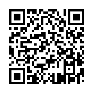 他们在用刚卸下来的海砂和水泥进行搅拌二维码生成