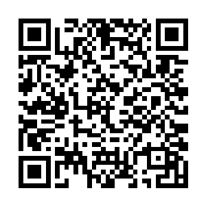 他们坐的地方是整个茶楼视野最好也是最清净的地方二维码生成
