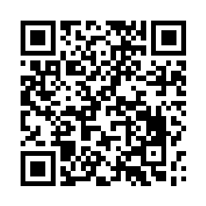 他们意外的看到女子脸颊上略带绯红二维码生成