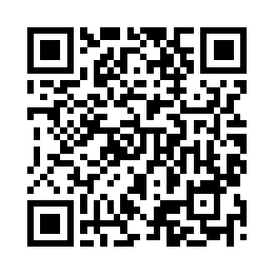 他们手上还扯着一块充满油渍的桌布二维码生成