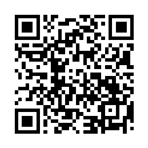 他们是第一批看清下车的这名女人的容貌的二维码生成