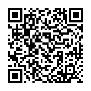 他们甚至打开了固定在步枪护木上的两三支强光电筒二维码生成