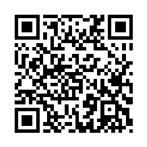 他们的笑声引起了餐厅里其他人的注意二维码生成