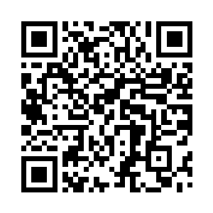 他们的身后是十几名全副武装的军人二维码生成