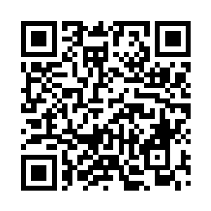 他们的那张拼凑而成的巨大的桌子上面二维码生成