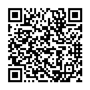 他们竟然在深冬的湖水里看到了一个没有穿衣服的二维码生成