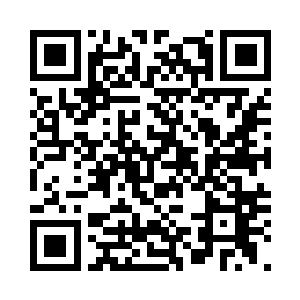 他们要进去的大楼上推开了一扇窗户二维码生成