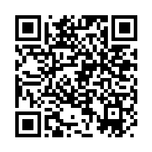 他们跑出一段路听到后面巨蟒并没有追击二维码生成