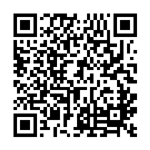 他们还是使用了这种粘贴在舌根和耳膜上的振动晶片二维码生成