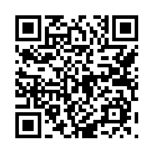 他们这群暗卫想要在沙滩上躲身还真的很困难二维码生成