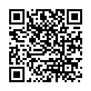 他俊美的脸上浮现了一抹不悦之色二维码生成