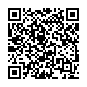 他像是一个巨大的紧箍咒死死地将沈笑薇束缚在怀里二维码生成