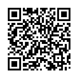 他再三再三叮嘱她不要在妮娜面前提起莉莉二维码生成