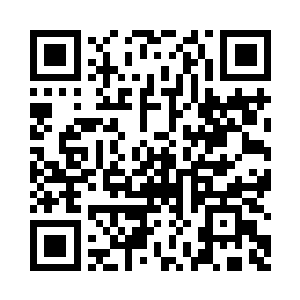 他冷冷的打量着抓着自己的冷无情二维码生成