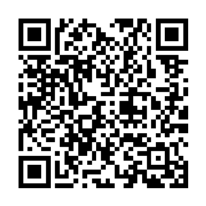 他却看到胖子的手竟然在女孩的后腰上迅速的摸了一把二维码生成