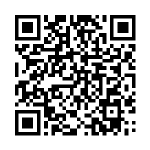 他原本平静带着笑意的脸上也浮出了微笑二维码生成