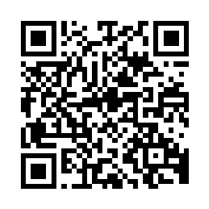 他只能挺着淡薄的胸膛在受伤的雪狼之间穿梭二维码生成