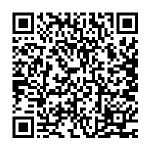 他可是秦倚天喜欢的男人――秦倚天平时在咱们面前摆着一张冷脸二维码生成