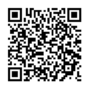 他哪能容眼前这个狂妄的男子对她说出如此轻浮的话来二维码生成