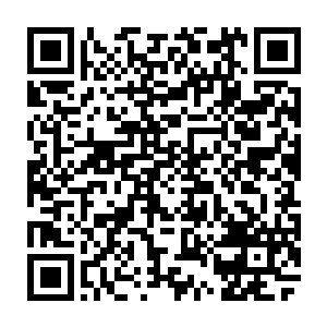 他实在是想不清楚自己身上到底有什么能够引起这么一个高手在意的东西二维码生成