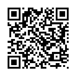 他将一本发黄的书册递到清哑面前二维码生成