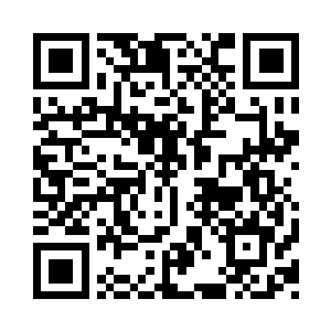 他将自己的角色转换成一个成功的聆听者二维码生成