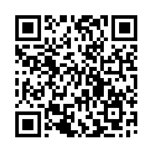 他就像个大号儿企鹅一样挪到了舞台中央二维码生成