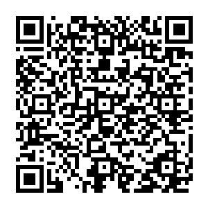 他就看到了从一楼到三楼的走廊里边一个个伸颈探头的机关千部们都把目光望向了自己这里二维码生成