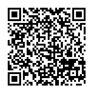 他就自己点上然后通过游戏手机分别联络了金雕们和下面各组尖子生二维码生成