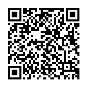 他师傅对他的关怀绝对不比任何一个当亲生父亲对儿子的关怀差二维码生成
