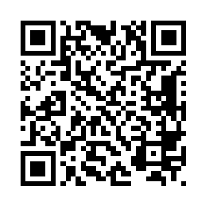 他带着唐晓楠走走停停的暗中试探二维码生成