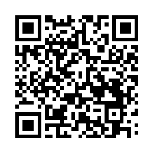 他并未在众人面前展示自己的领导能力二维码生成