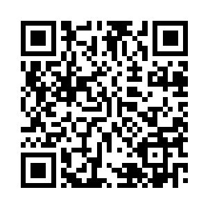 他心急如焚地背着书包从教室里跑了出去二维码生成