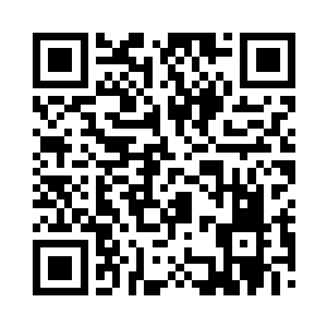 他忘了此时自己穿的是早年留在家的衣服二维码生成