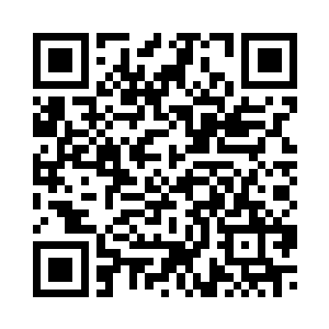 他恨不得帮凯特把那圈铁丝塞进去二维码生成