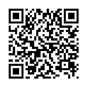 他手上也突然出现一把巨大的铁锤二维码生成