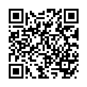 他手中还抱着一个小孩儿――囡囡二维码生成